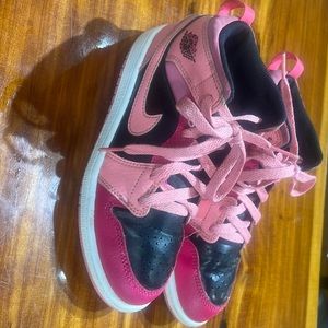 Coral Nike air Jordan 1 size child’s 2